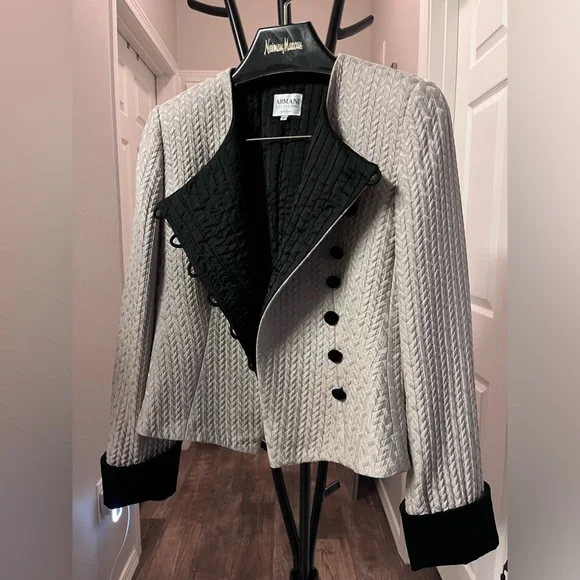 ARMANI COLLEZIONI beautiful BLAZER Jacket Made in ITALY with Velvet Details - Picture 1 of 16